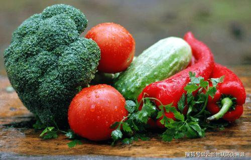 孕晚期梦到别人吃瓜,瓜熟蒂落,预示着新生命的到来